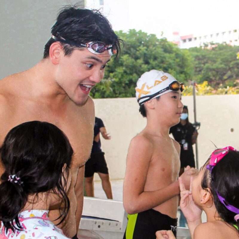 Joseph Schooling Excitedly Talking to Kids at The Swim Lab