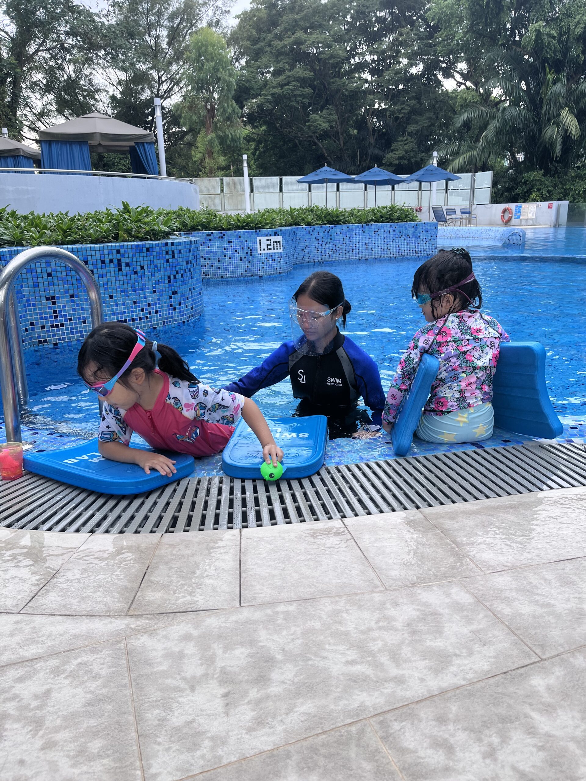 Private vs Group Swim Classes: Which is Right for Your Child?